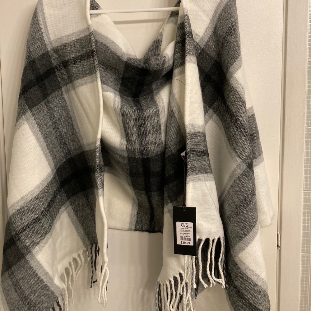 NEW Scarf /Cardigan /Hoodie/ Wrap